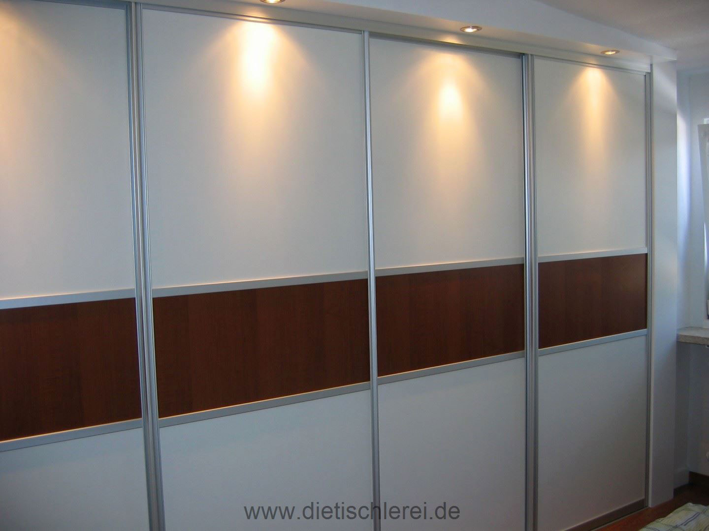 Gleittürsystem Selbsteinzug – Tischlerei Aachen