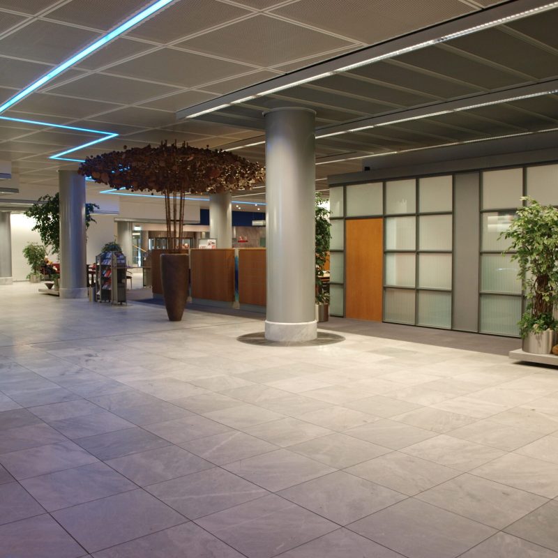 Eingangsbereich Bank