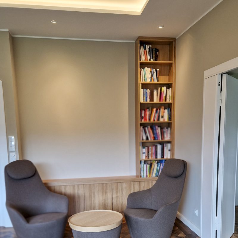 Individuelle Möbelanfertigung aus Holz für Wohnräume vom Schreiner